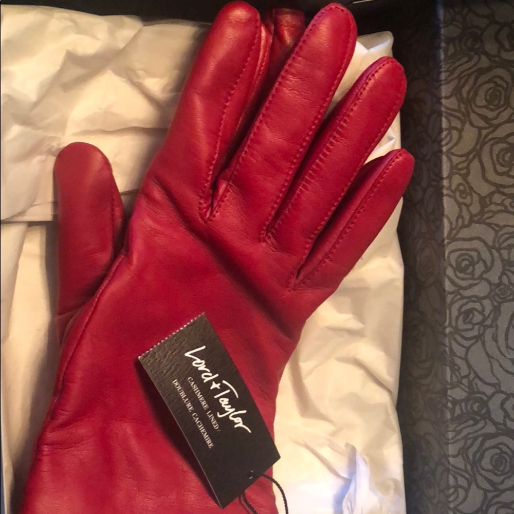 NWT in box- Lord & Taylor gloves